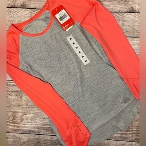NWT The North Face Long Sleeve Performance Top Size Medium